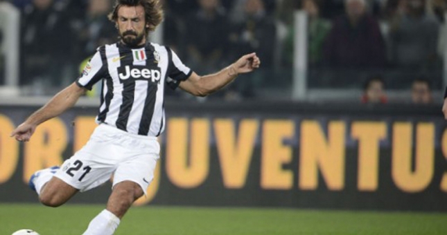 Video bóng đá: Andrea Pirlo toả sáng với siêu phẩm sút phạt